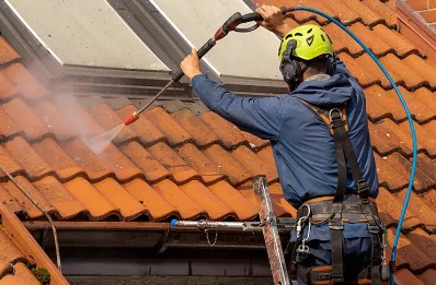 Démoussage et hydrofuge de toiture à Angles